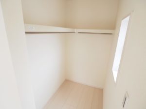 主寝室　ウォークインクローゼット