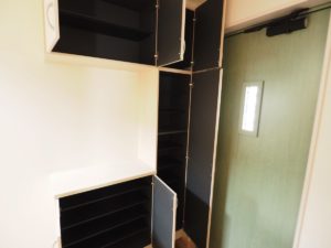 シューズボックス