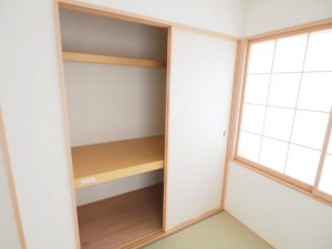和室　収納