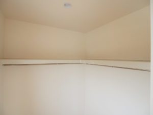 主寝室ウォークインクローゼット